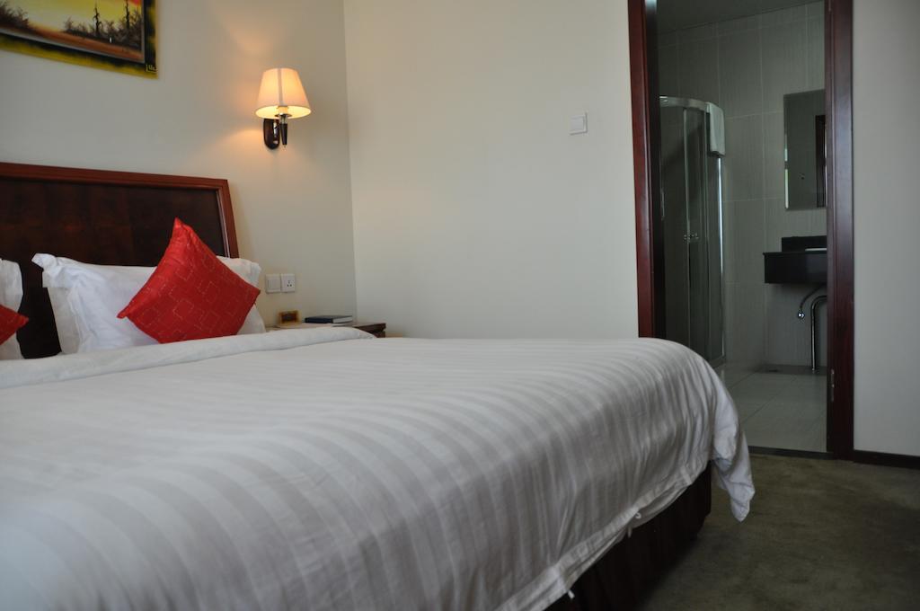 G.S Plaza Hotel Accra Bagian luar foto